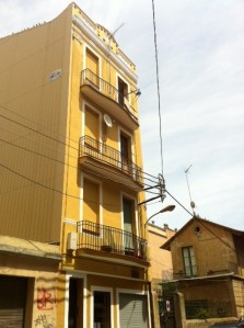 Foto final de la rehabilitación integral de un edificio en Badalona.
