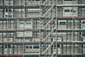 Andamio en edificio en rehabilitación